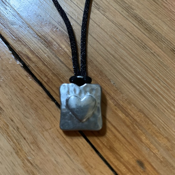 New cord heart necklace - Picture 5 of 8